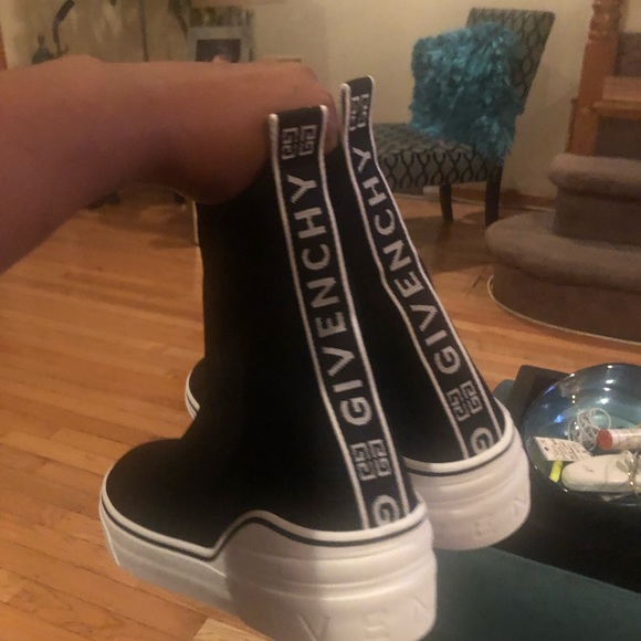 Men’s Givenchy sock sneakers - Picture 2 of 3